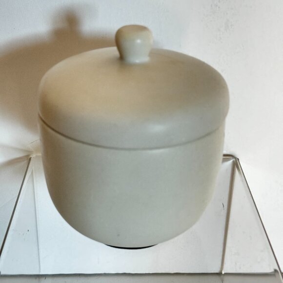 The Collection Stoneware Engraved "Things" Container with Lid Beige Cotton jewel - Picture 5 of 12